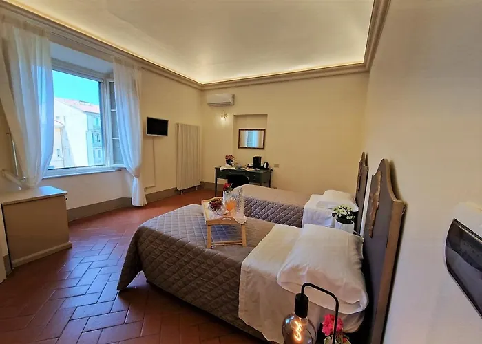 Palazzo Rosselmini 게스트하우스 3*
