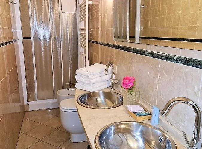 게스트하우스 Palazzo Rosselmini 3*