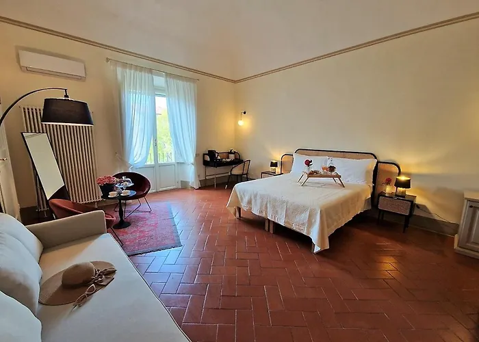 Palazzo Rosselmini 게스트하우스 3*