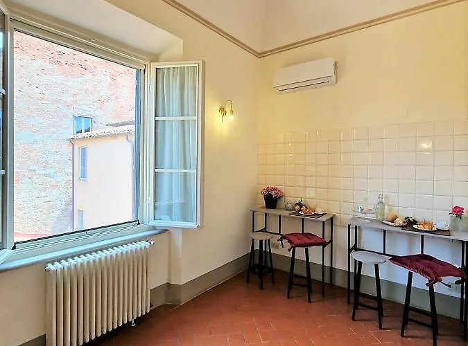 Palazzo Rosselmini 3*